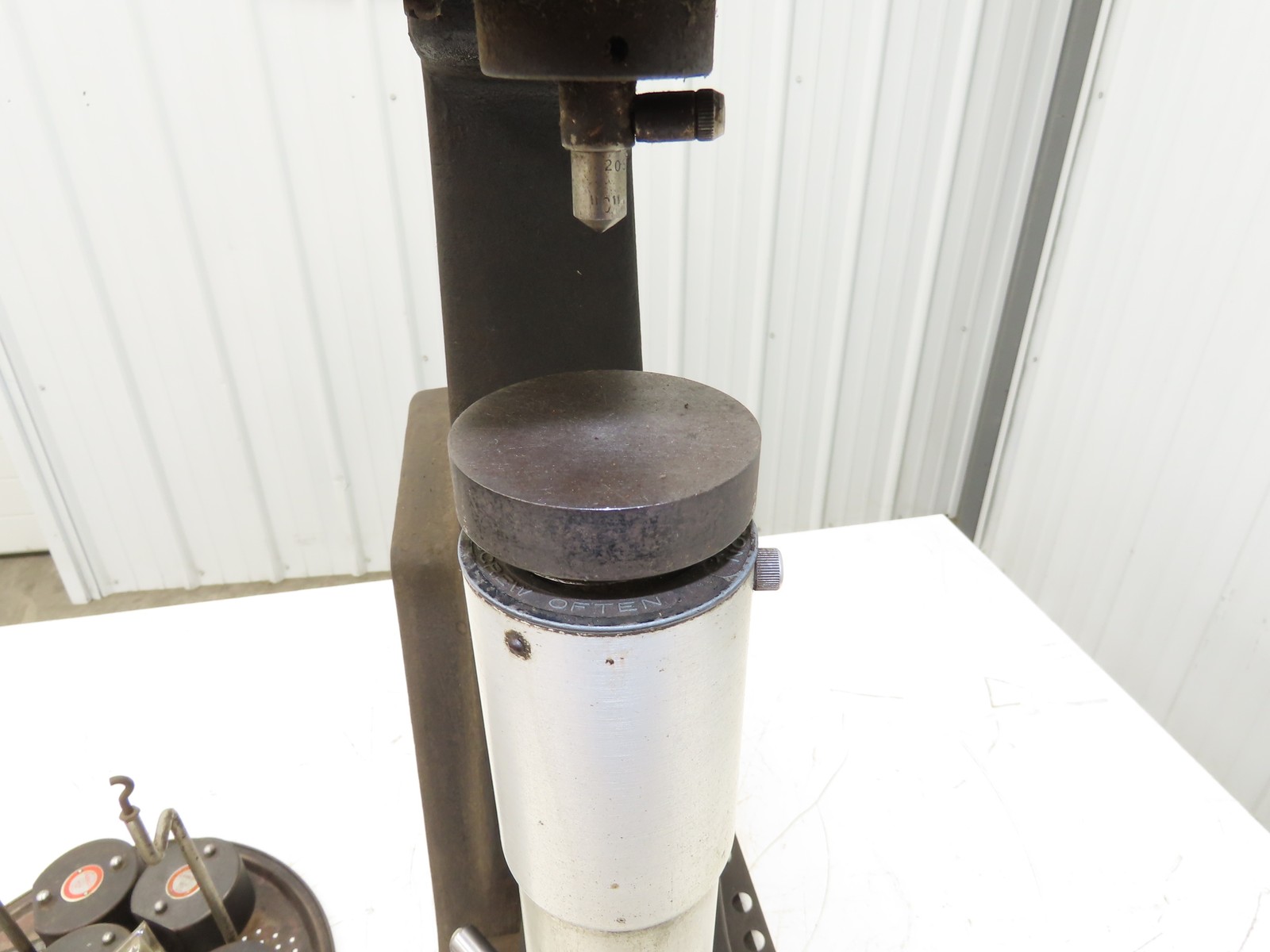Wilson Rockwell Model 4 JR Hardness Tester Metal Testing Zerominder