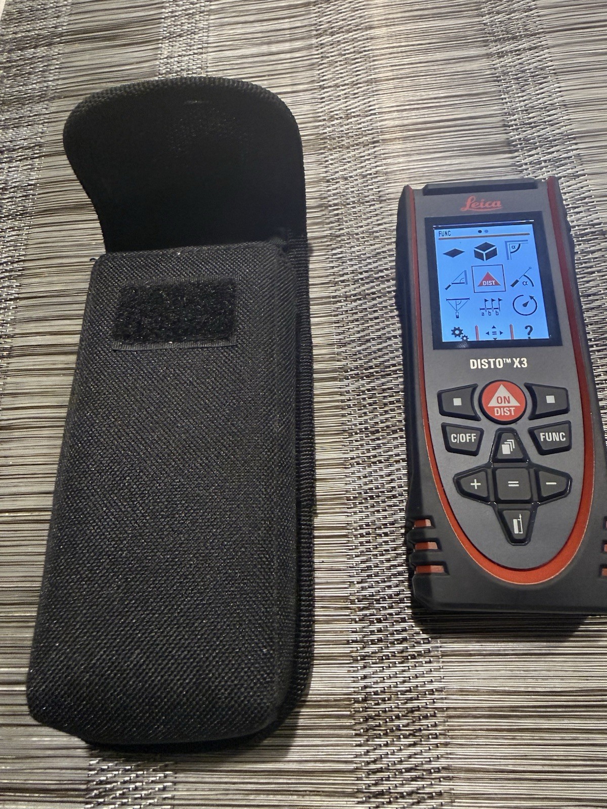 Leica DISTO X3 Laser Distance Meter FAST FREE SHIPPING!