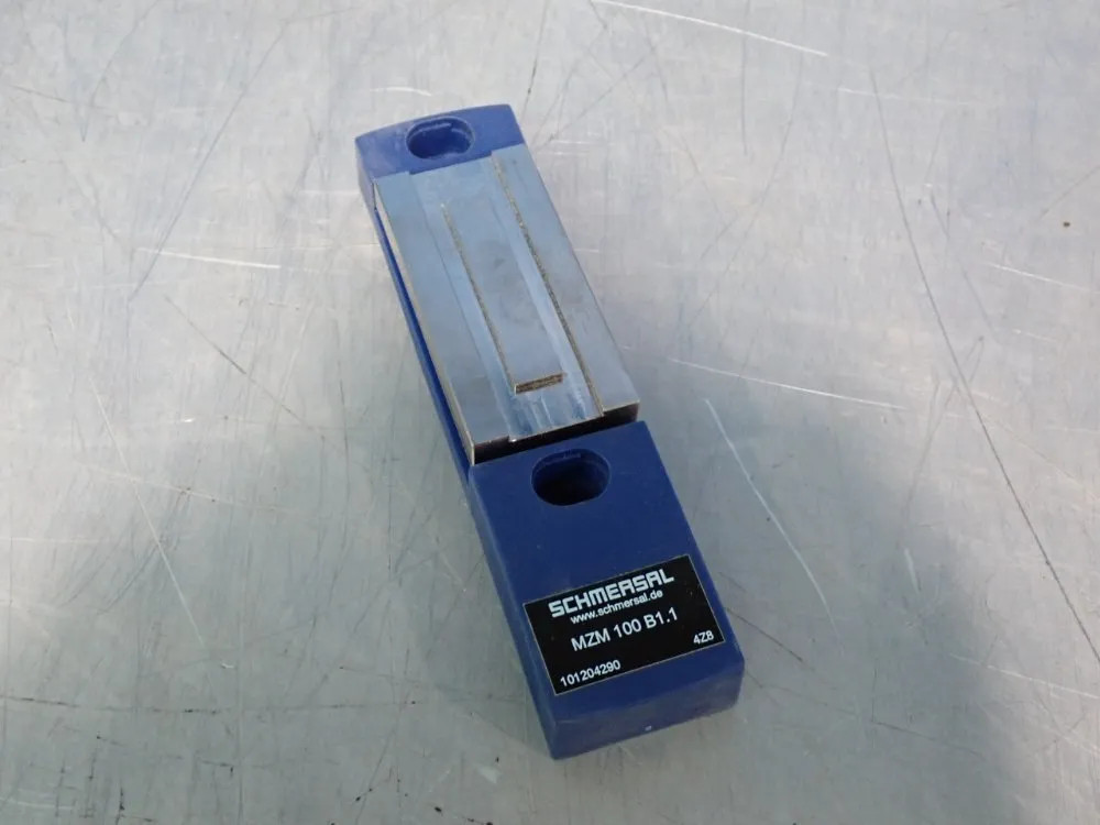 SCHMERSAL LOCKING GUARD MZM 100 B1.1