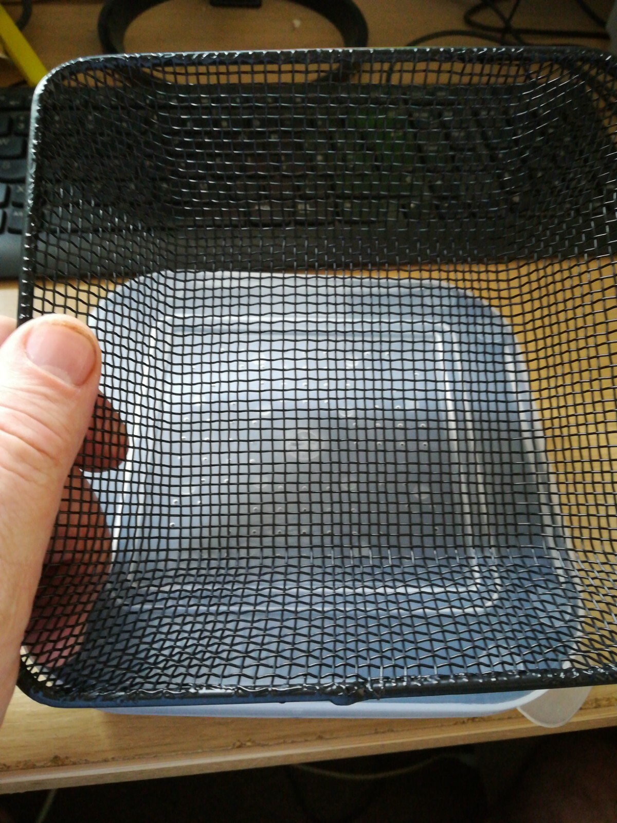 Pinkie Riddle 3mm mesh with bait box also ideal for groundbait L@@K