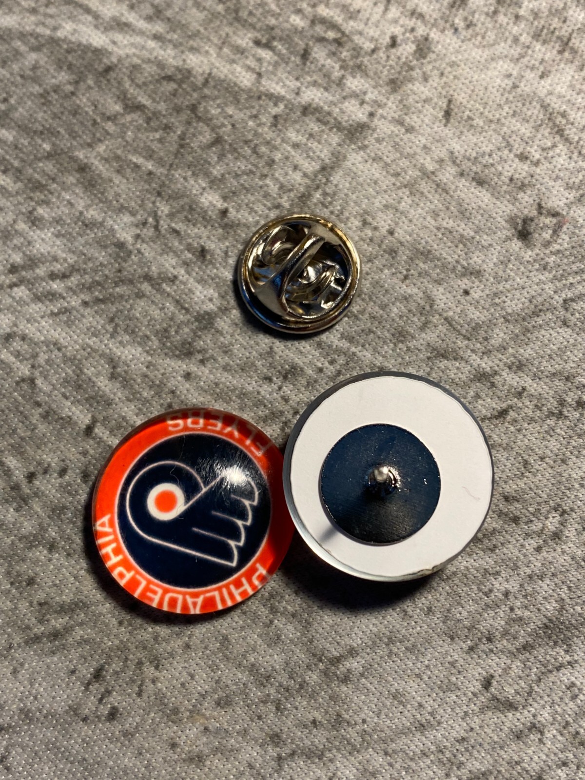 Philadelphia Flyers tie tack / pin 2pk
