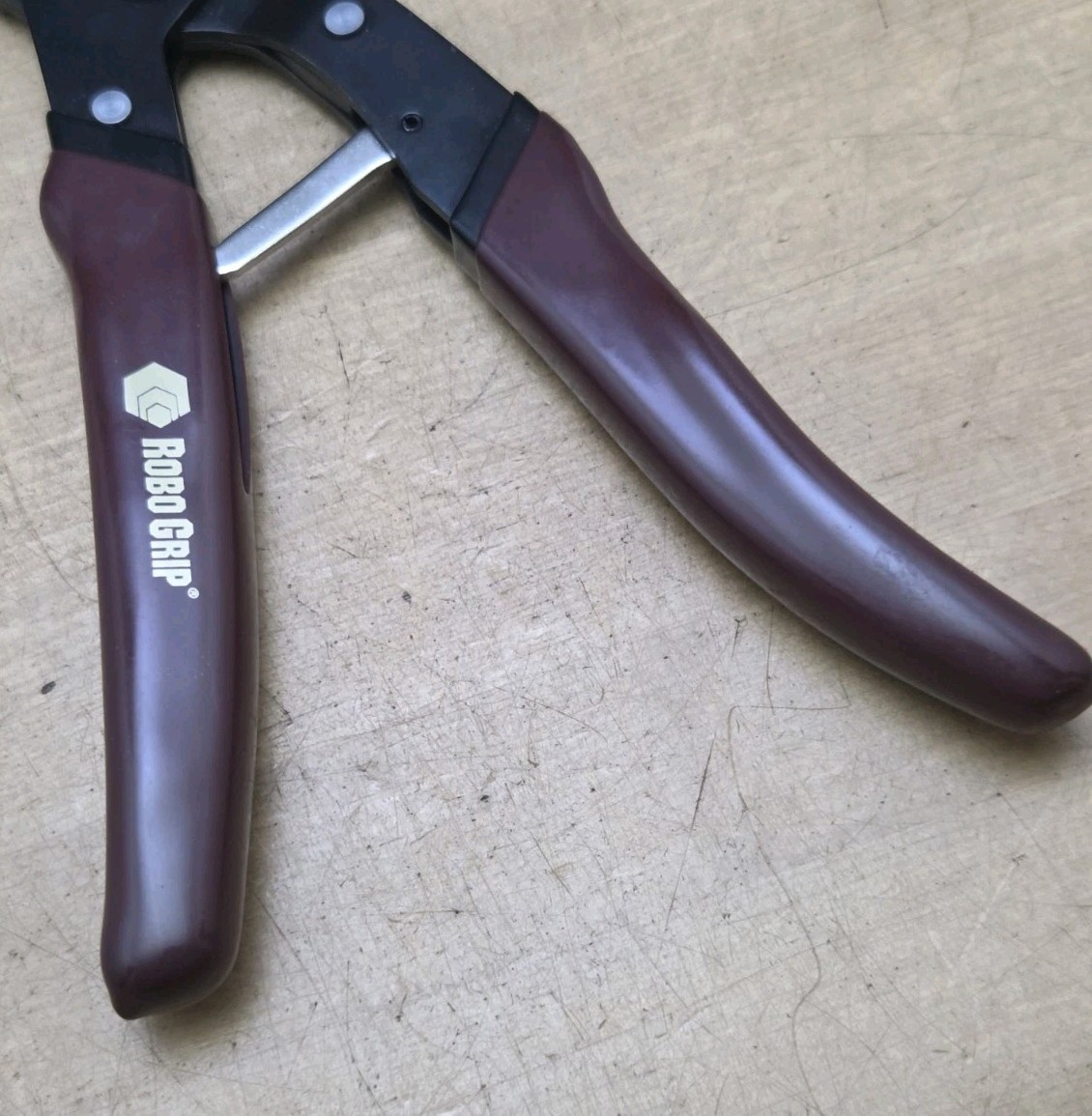 New Original Robo Grip 9" Long Self Adjusting Pliers