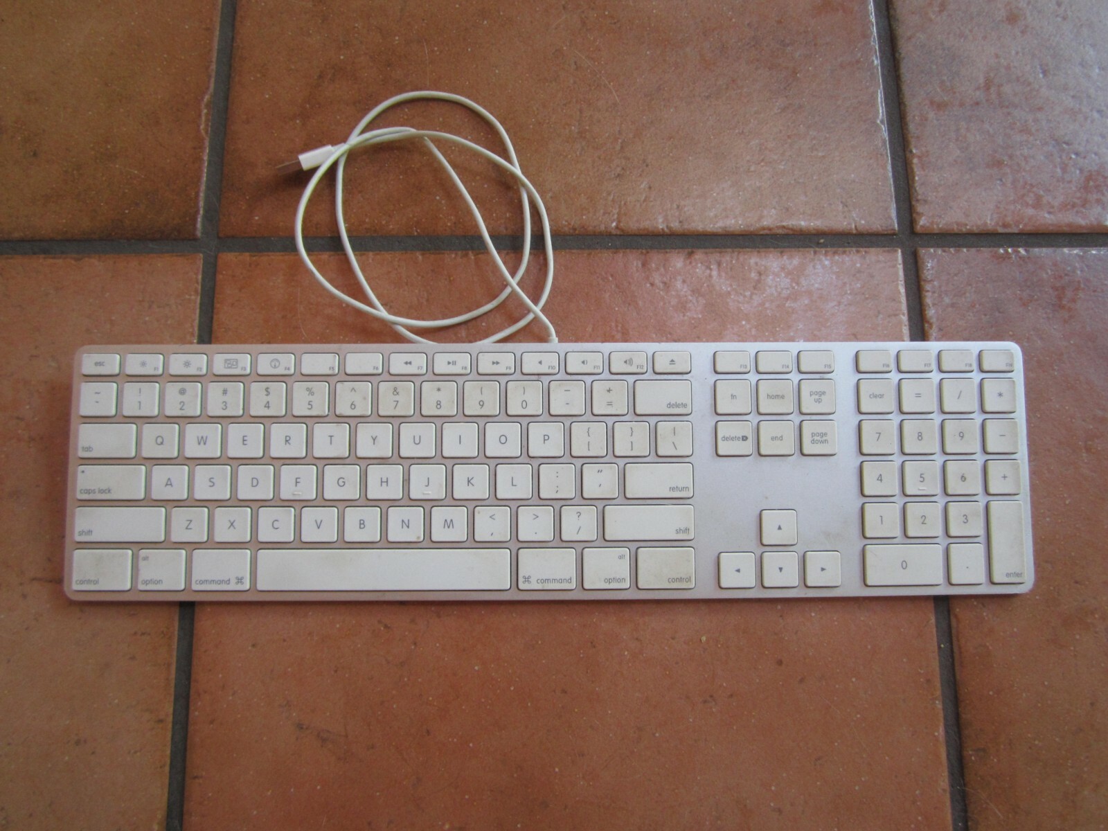 GENUINE OEM Apple A1243 USB Wired Keyboard SLIM Aluminum Numeric Keypad - WORKS!