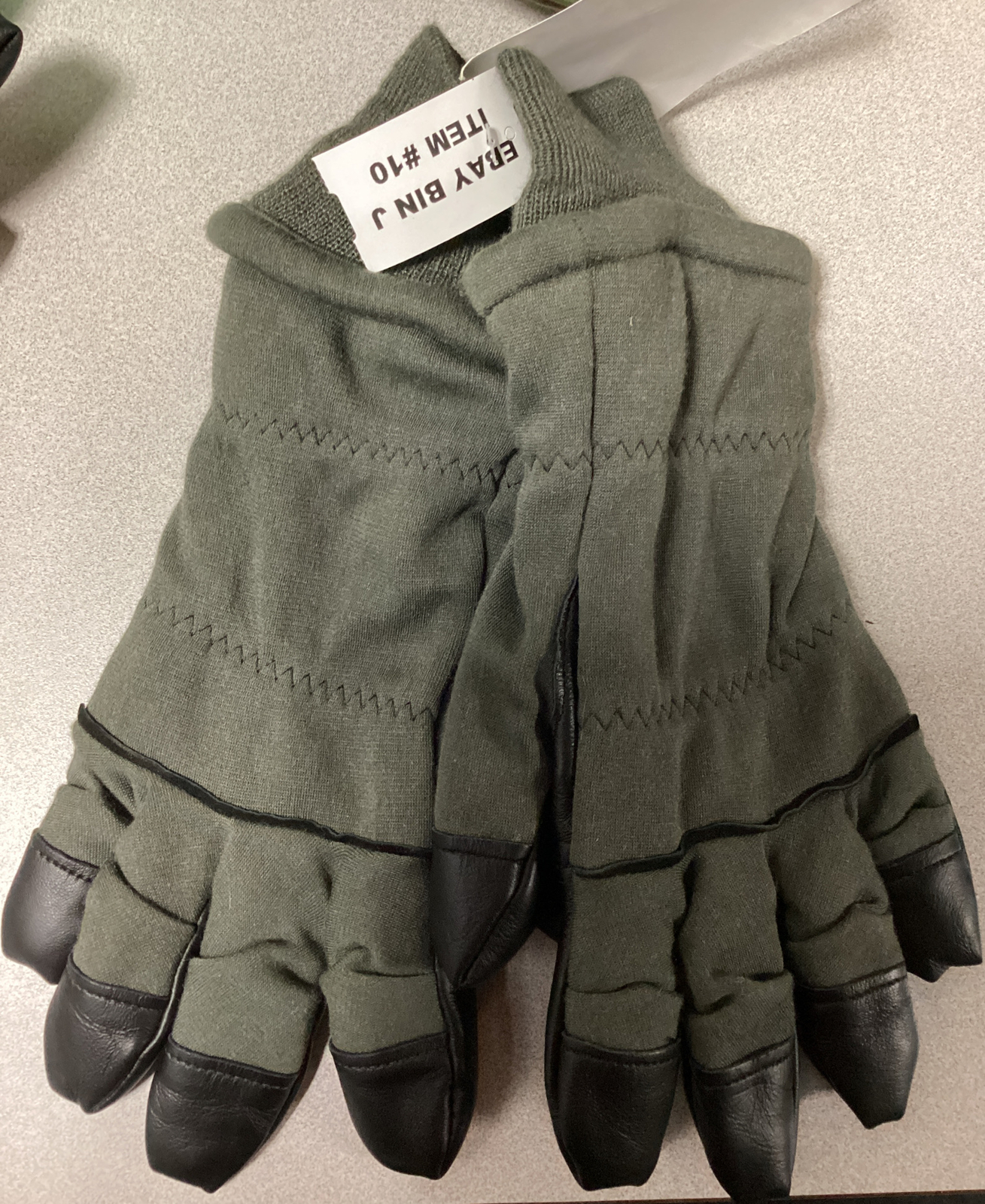 NWT, Gloves, Intermediate Cold Flyer’s HAU-15P, Green, Size: 7    J/ 10  (mz)