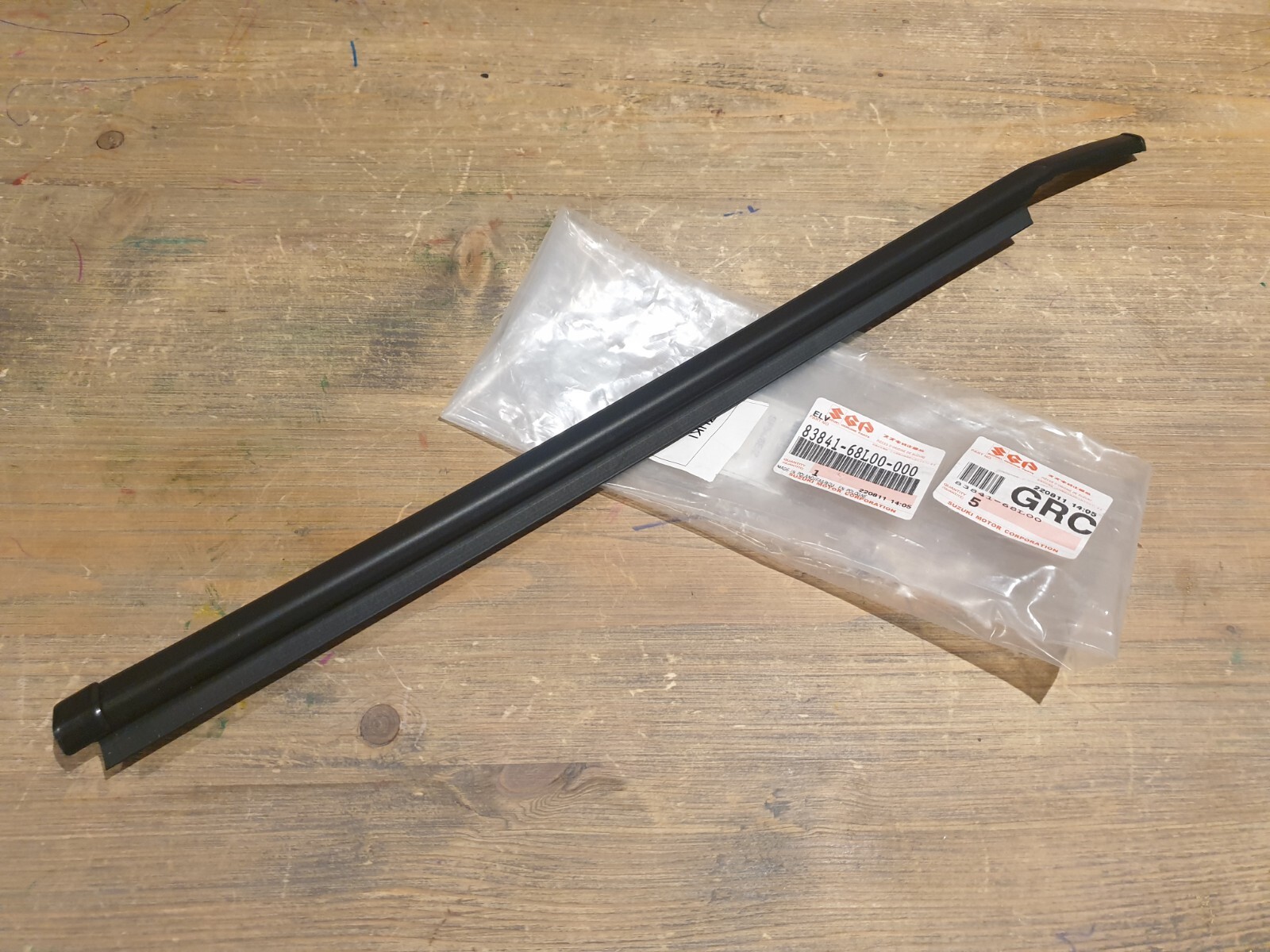 Suzuki Swift 5 Door Genuine Left Hand Rear Glass Moulding 8384168L00000 New OEM