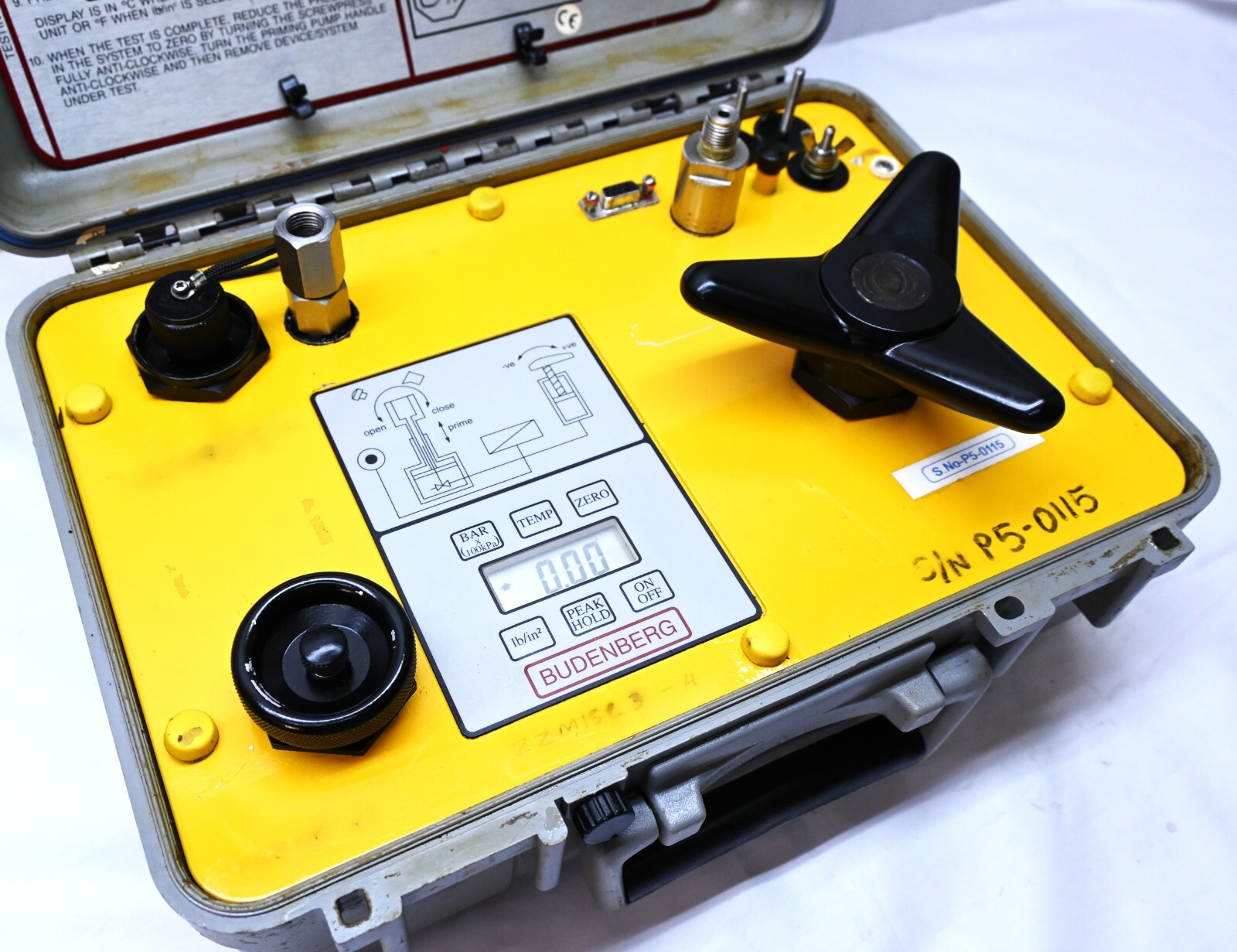 BUDENBERG E400 DIGITAL HYDRAULIC PRESSURE CALIBRATOR.