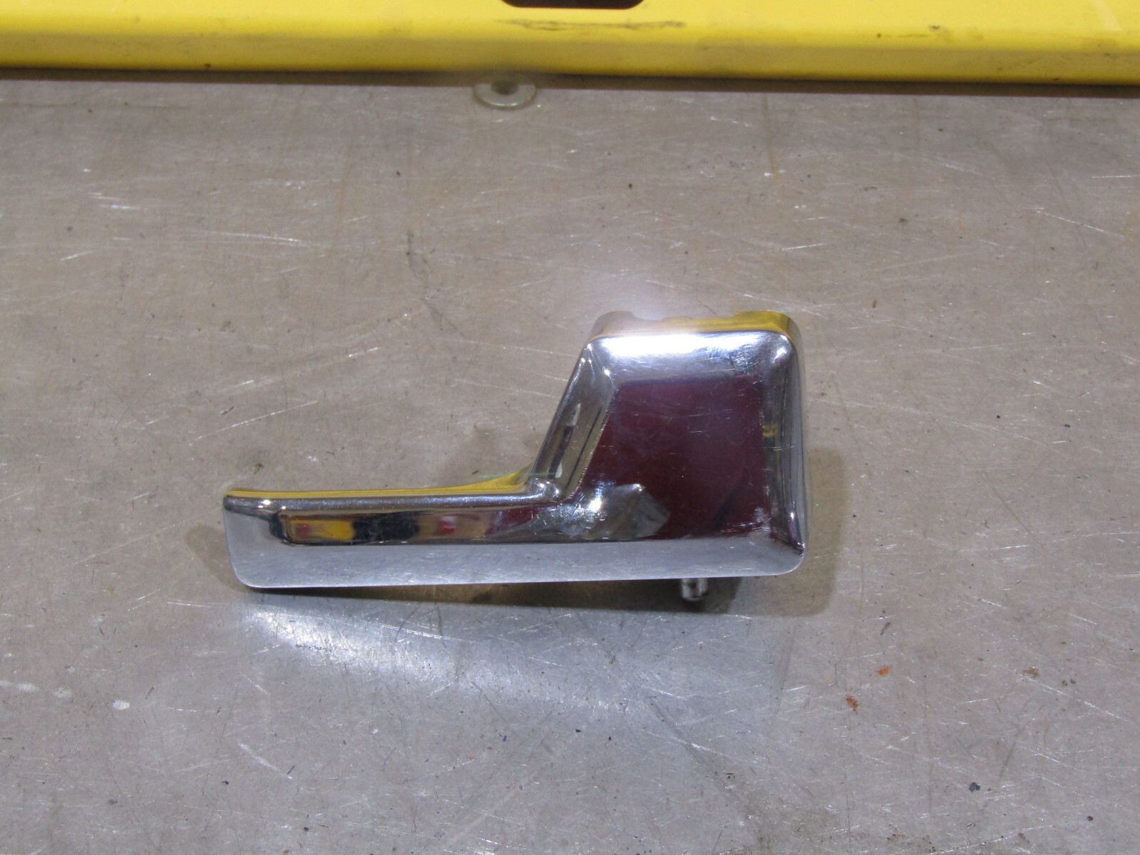 2011-2014 Ford Edge OEM RH passenger side interior door handle 11 12 13 14