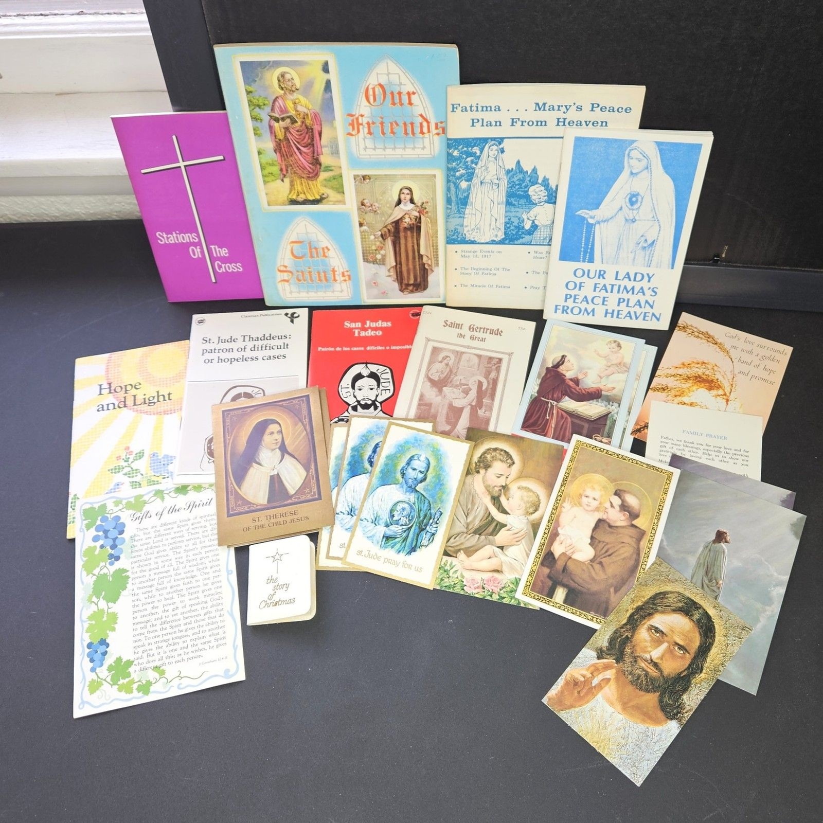 Large Lot of VTG Catholic Religious Saints Booklets, Pamphlets & Prayer Cards