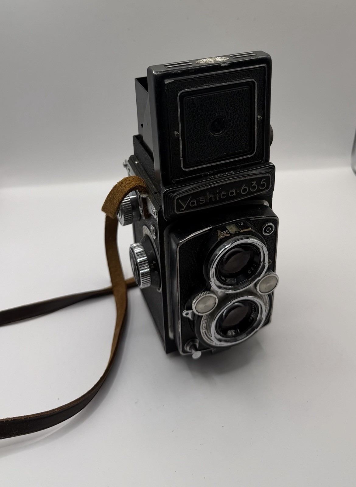 Yashica 635 TLR (Twin Lens Reflex) Film Camera - AS IS - Parts or Repair