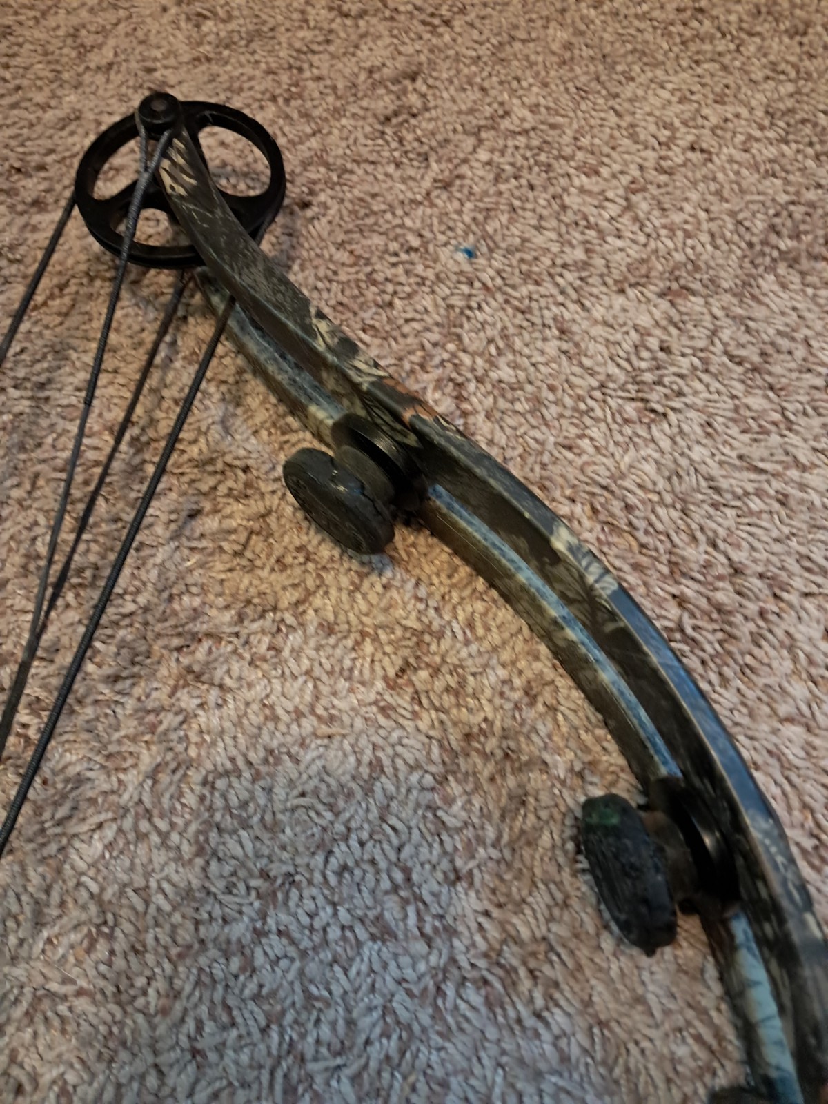 Golden Eagle SplitFire Right Hand Compound Bow 90lb / 29" Draw Length