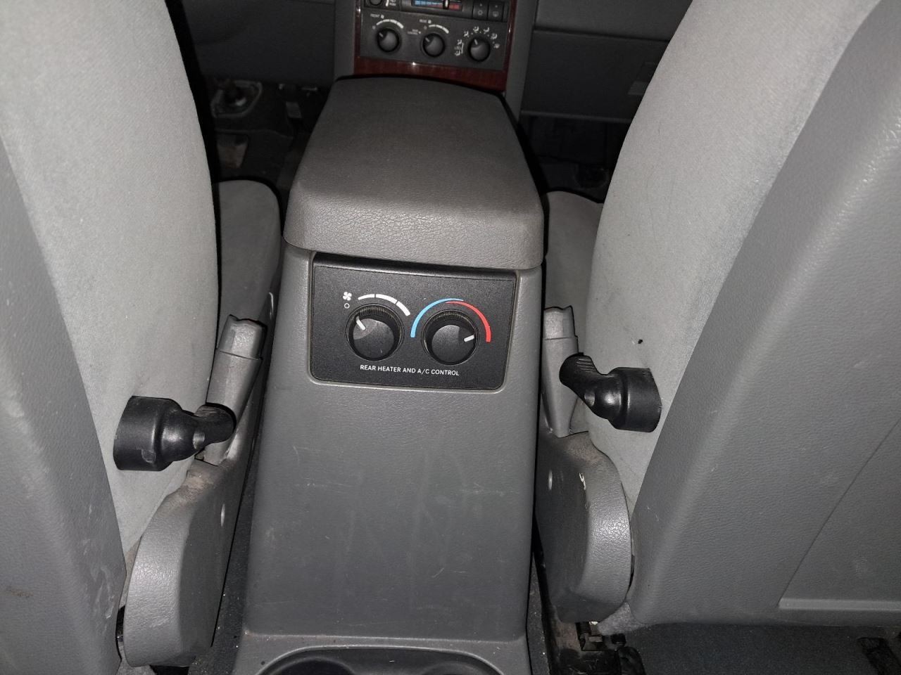 Driver Left Front Spindle/Knuckle Fits 04-09 DURANGO 1516512