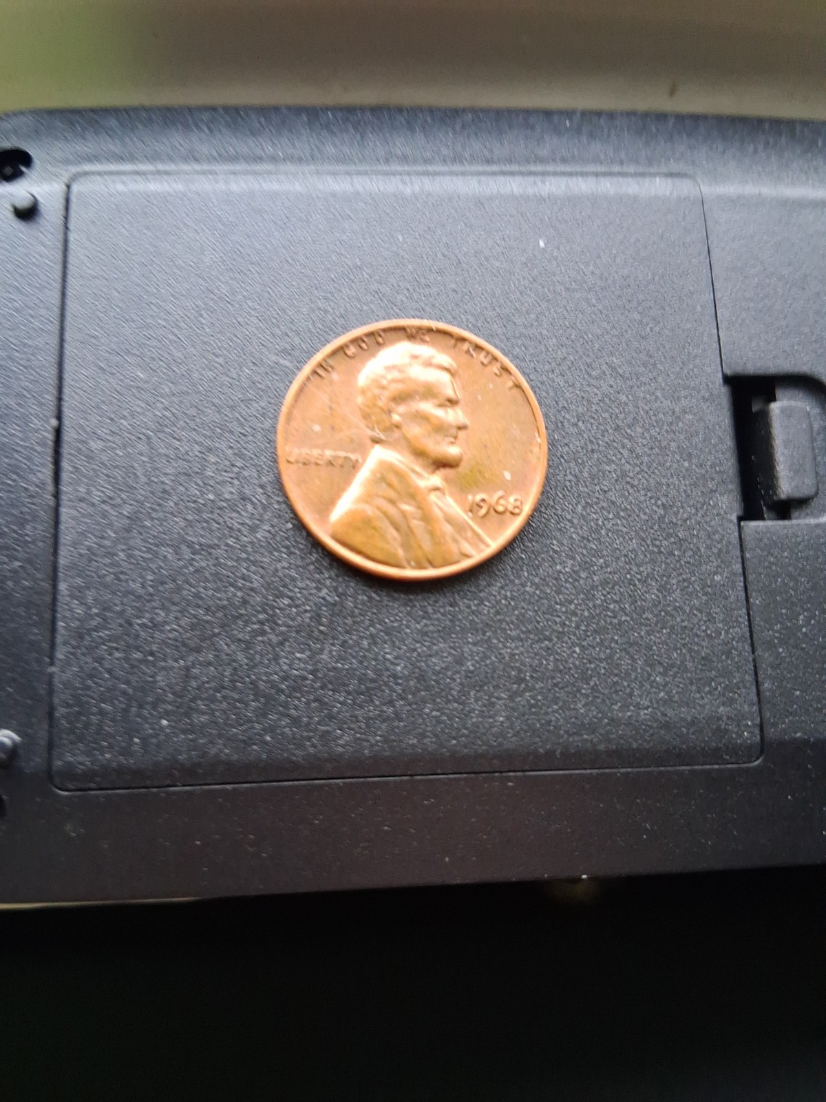 1968 Lincoln Memorial Penny No Mint Mark Everthing On Rim.