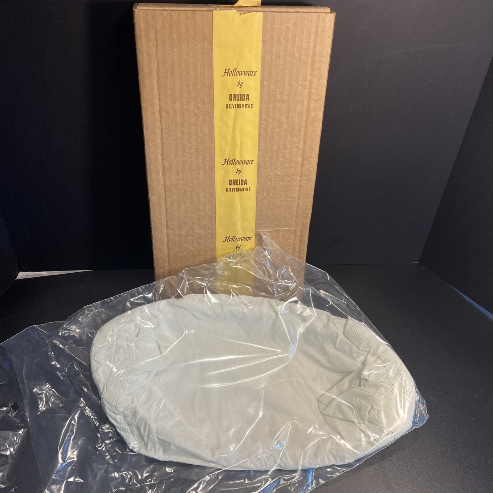 ONEIDA SILVERSMITH DECO Royal Provincial Silver plate Roll Tray Mint Unopened
