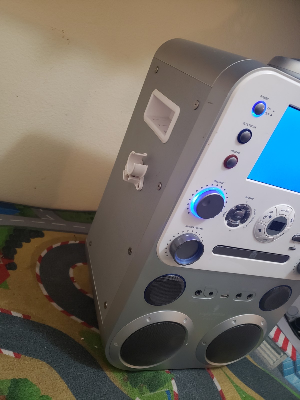 Singing Machine STVG888 Bluetooth Digital Audio Streaming Karaoke System