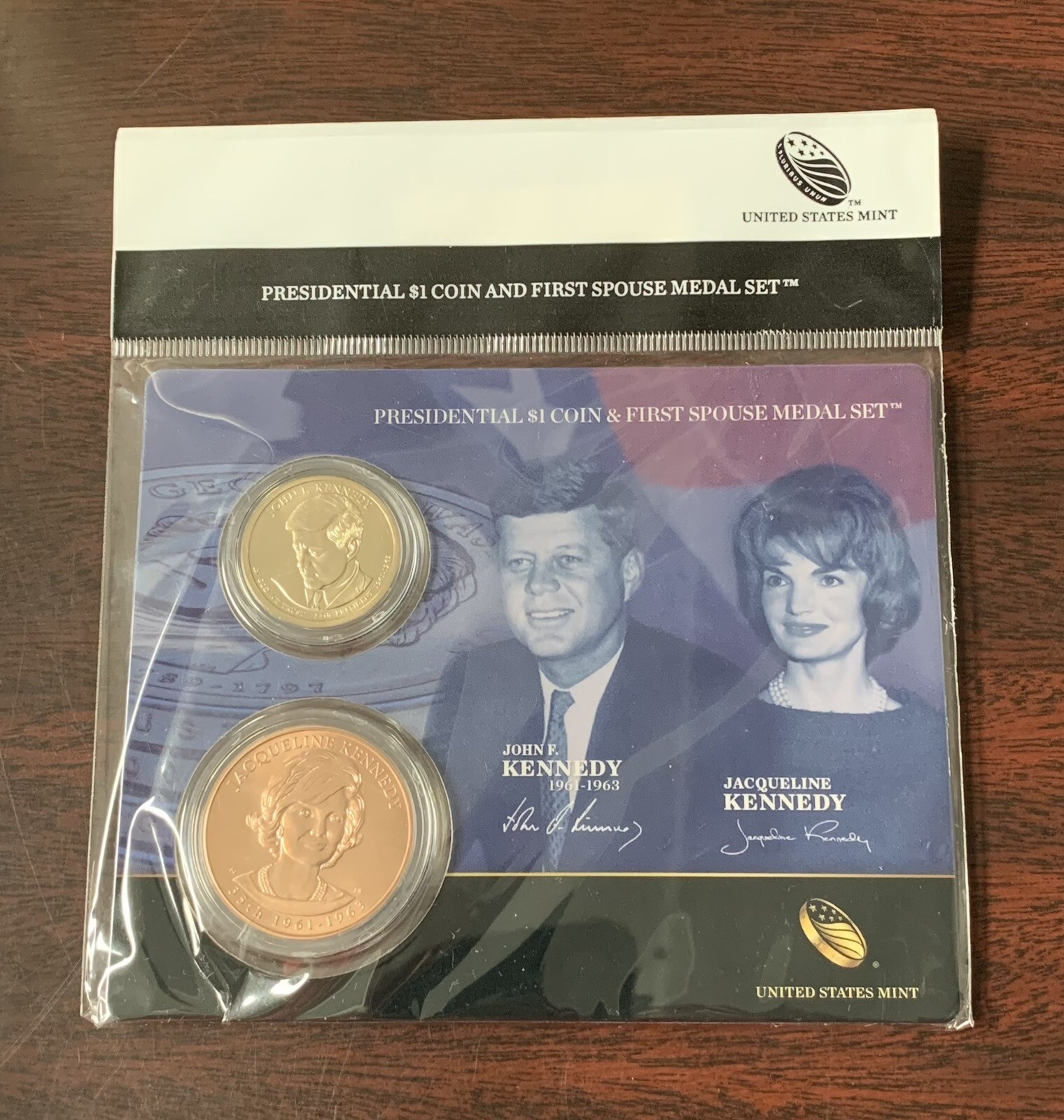2015 PRESIDENTIAL $1 COIN AND FIRST SPOUSE MEDAL SET JOHN F KENNEDY