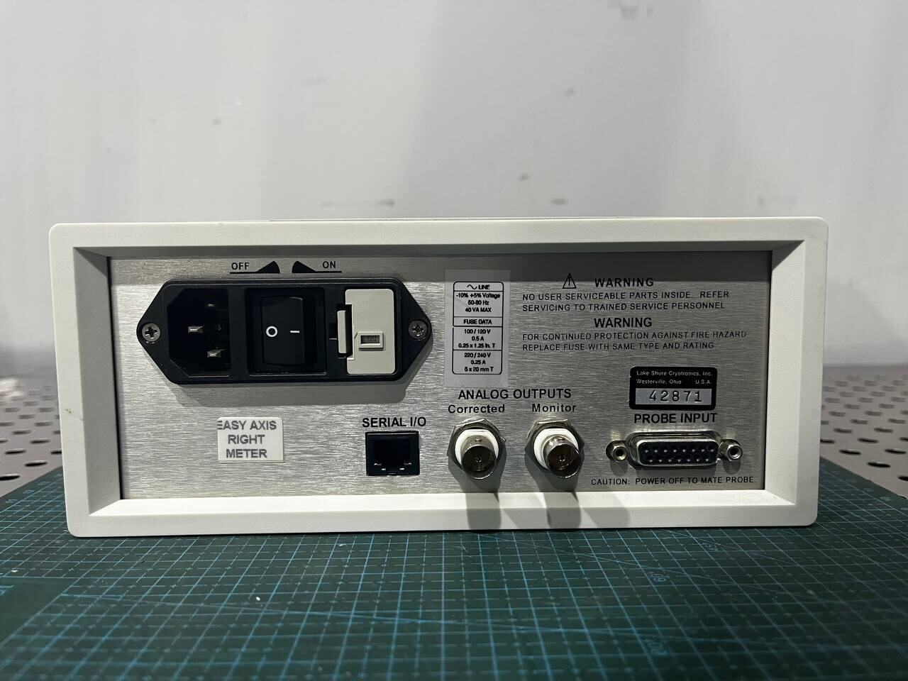 LakeShore 420 Gaussmeter