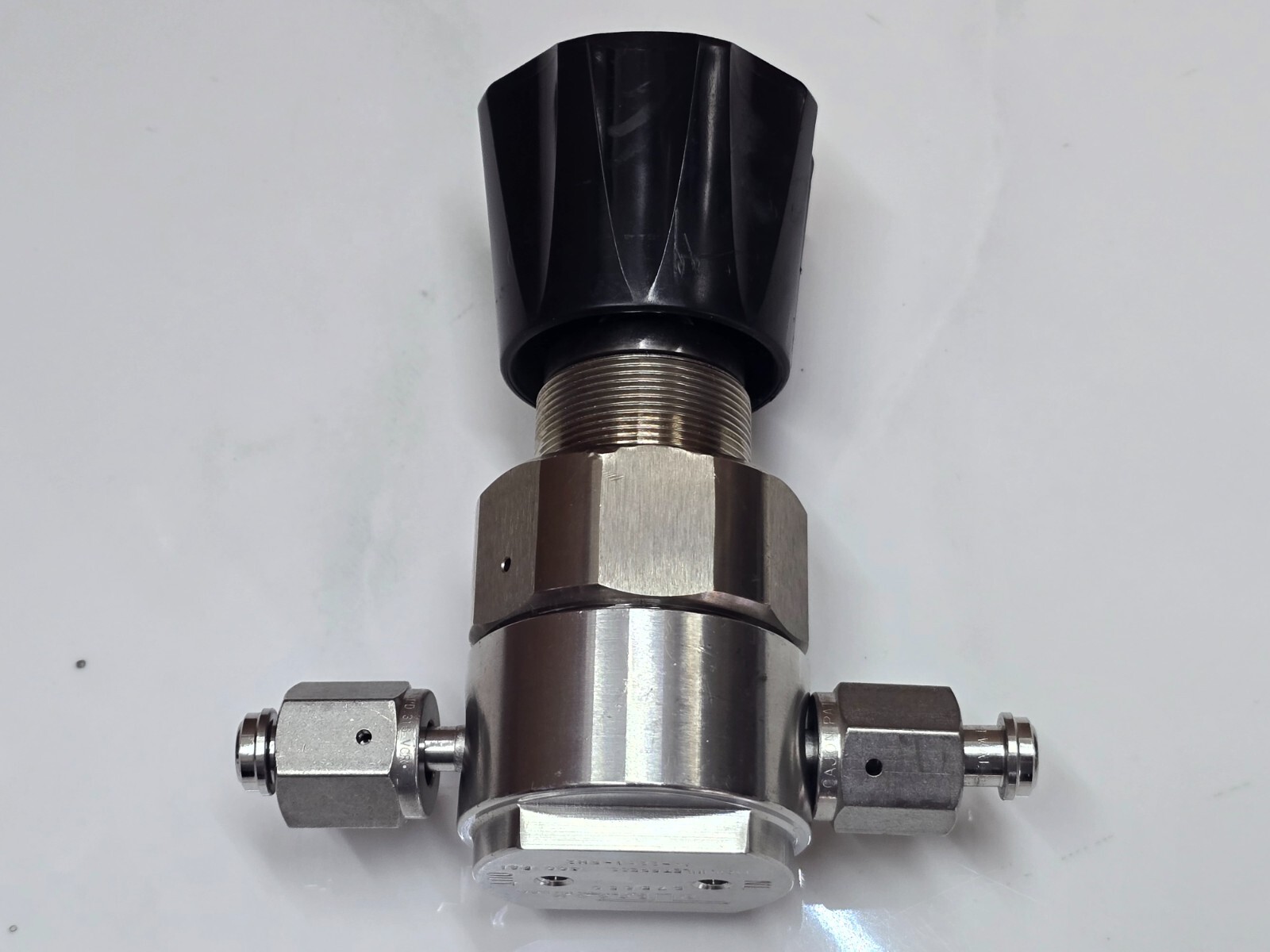 Tescom Pressure Regulator Model 44-2261-RH2