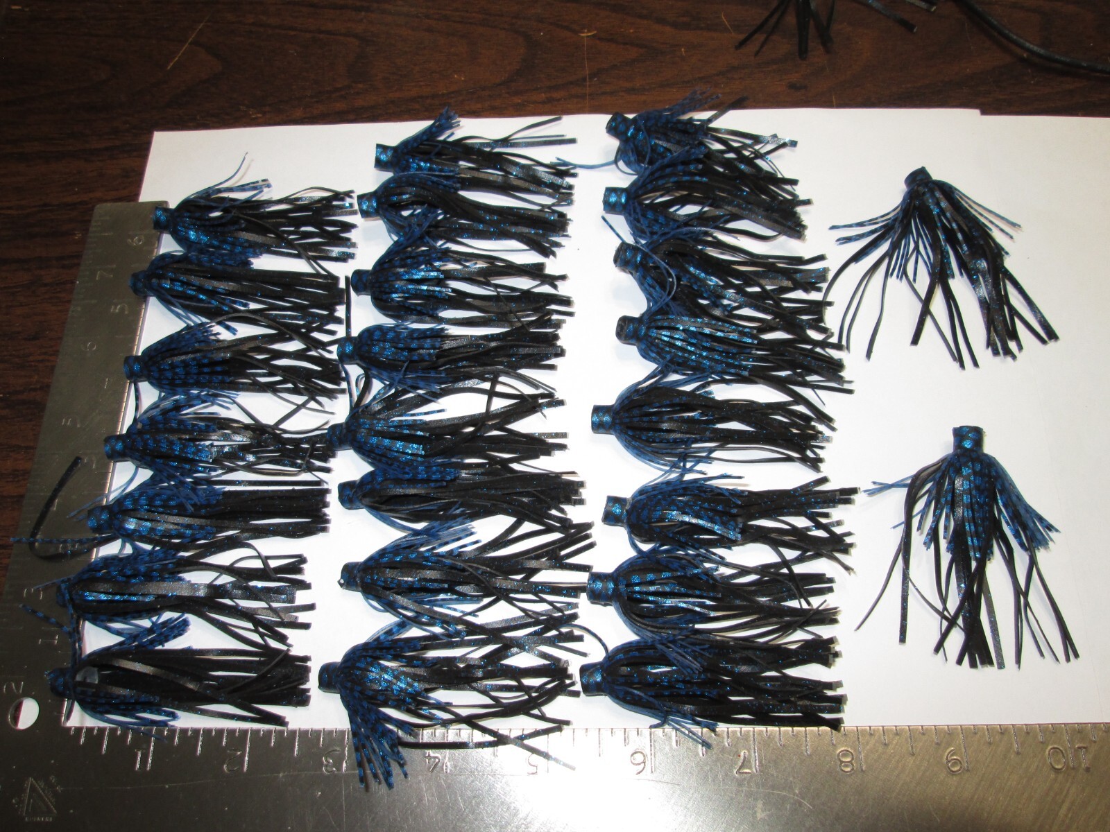 25 - QUICK CHANGE SILICONE RUBBER SKIRTS - 2 1/2" LONG - BLACK AND BLUE*,,
