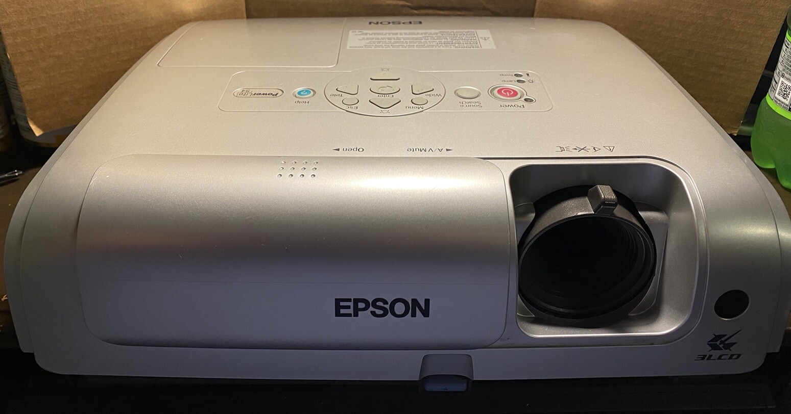 Epson PowerLite S4 Projector LCD Portable Projector Needs Lamp And Filter