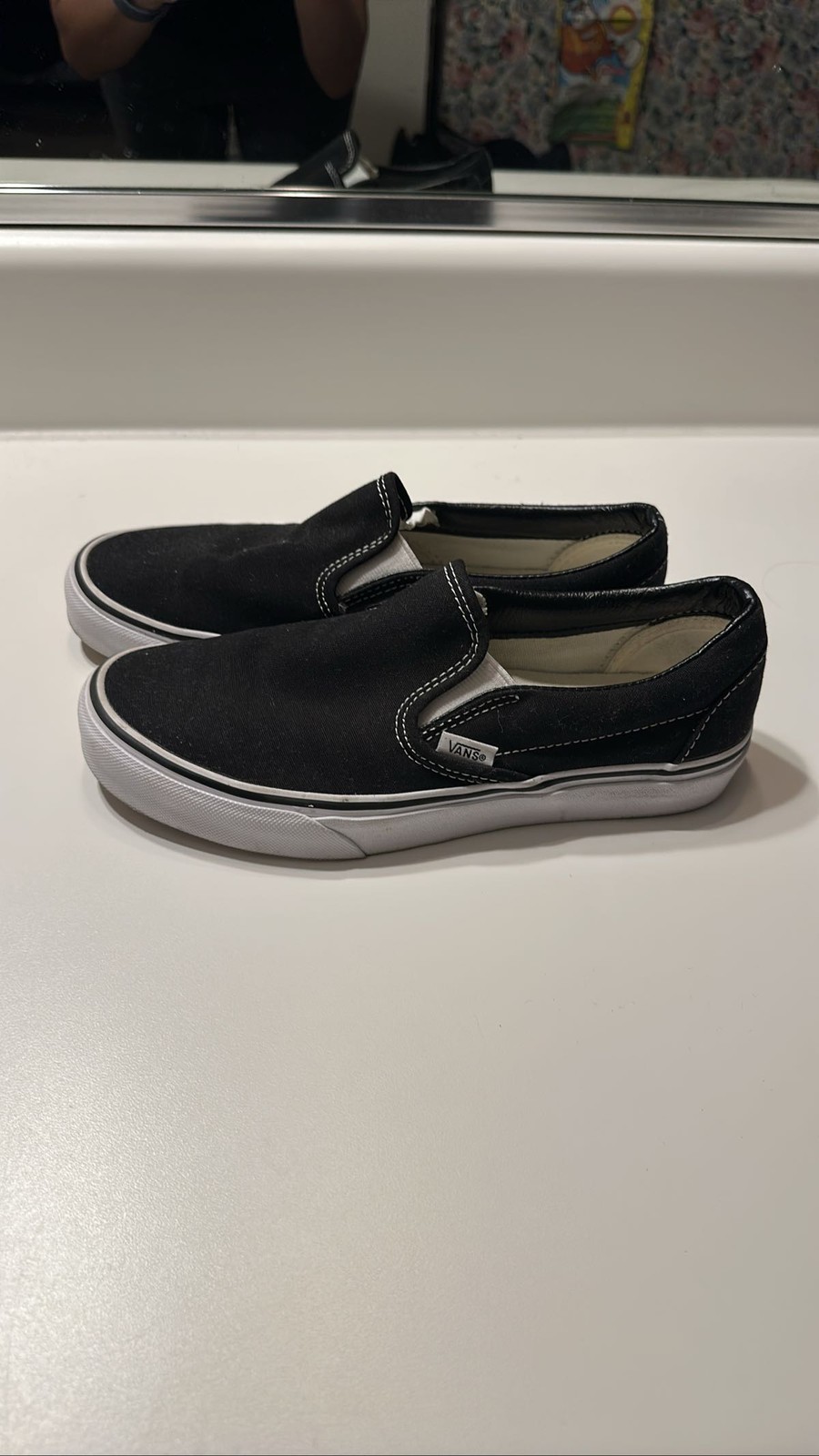 Vans Classic Slip-On Black Canvas Skate Shoes Unisex 5.5 men & women’s 7