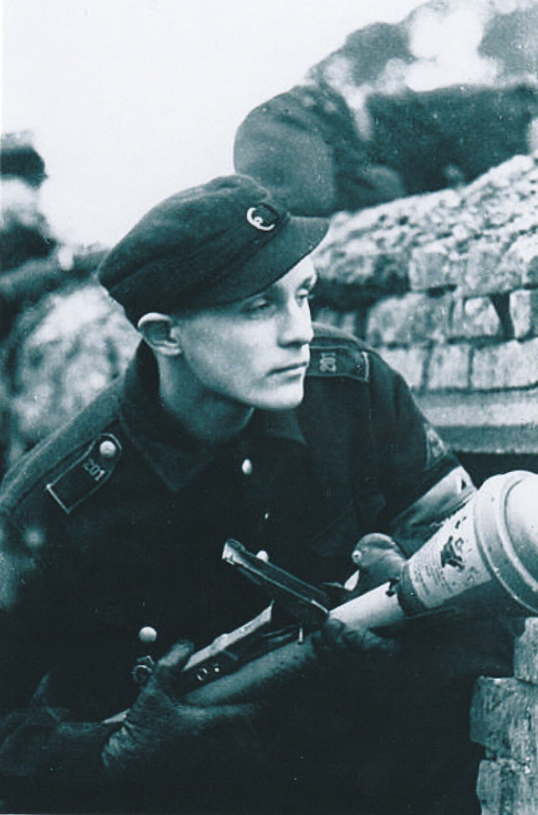 WW II - German  Photo --  Volkssturm ( People's Storm )   1945..