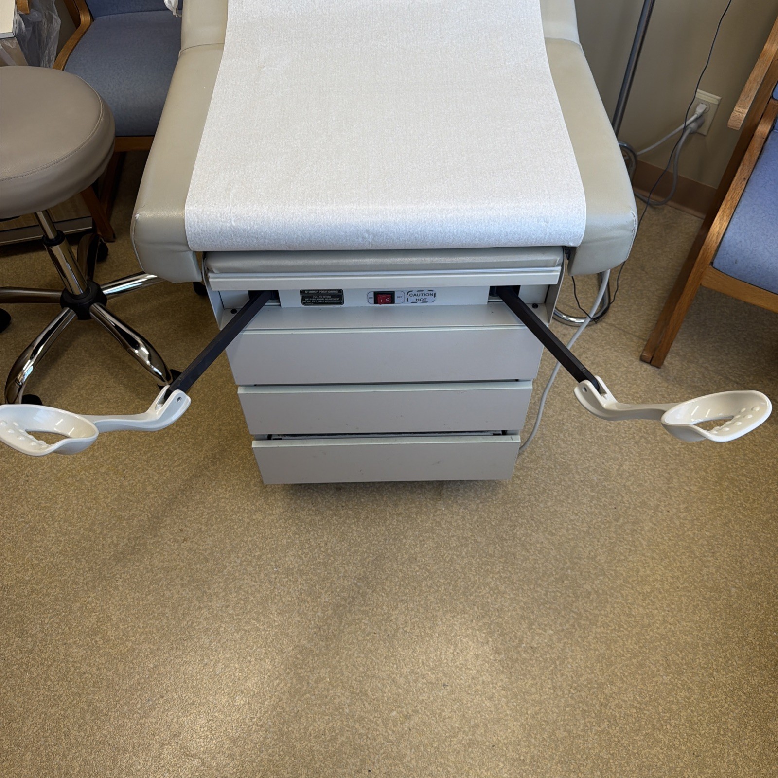 Midmark Ritter 108 Medical Examination Table
