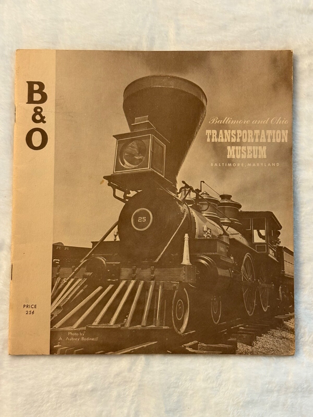 1970 Souvenir Book Baltimore and Ohio B&O Railroad Transportation Museum MD Vtg