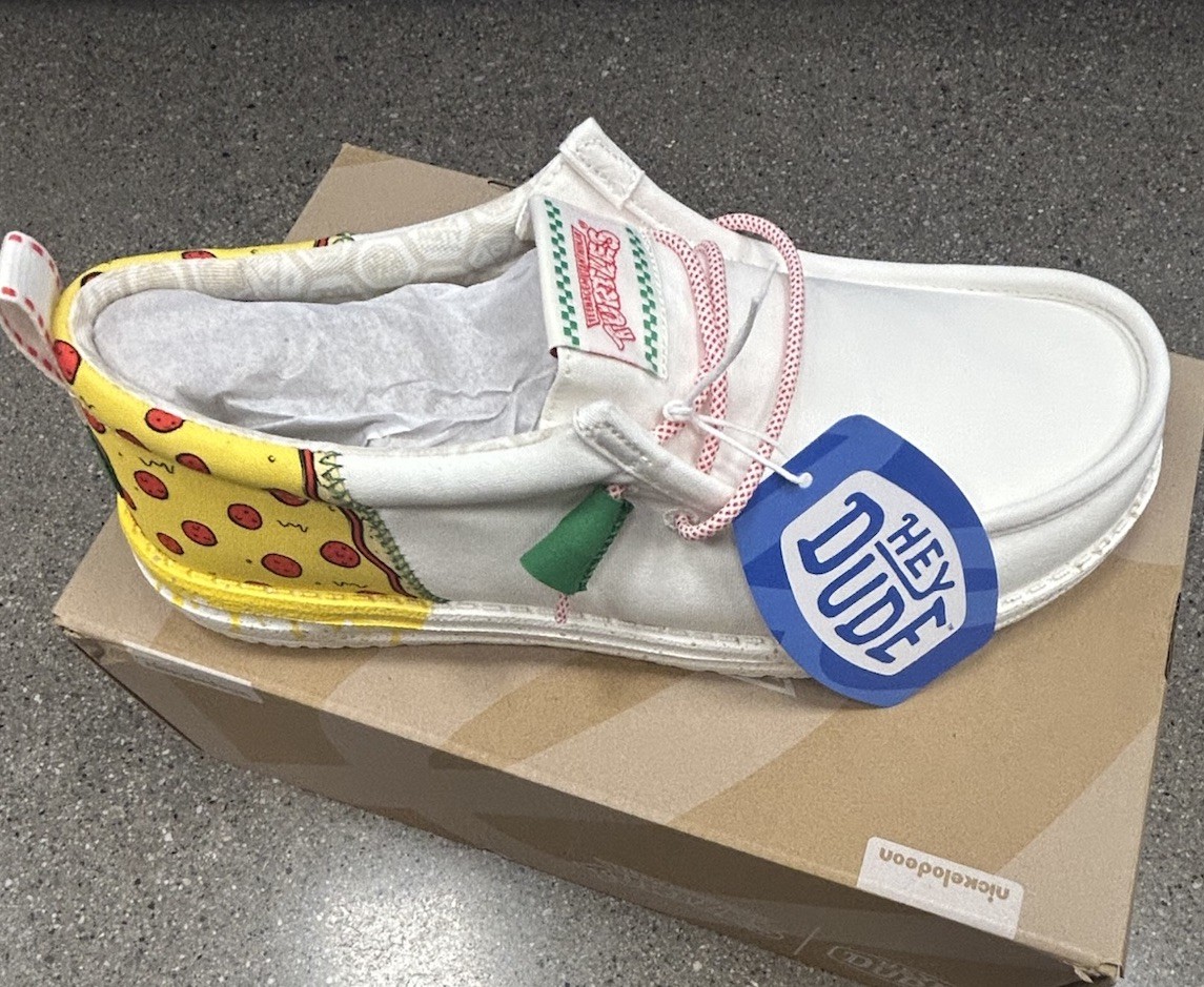 Hey Dude Wally Funk TMNT Pizza Shoes Men's Size 10 Ninja Turtles White Red