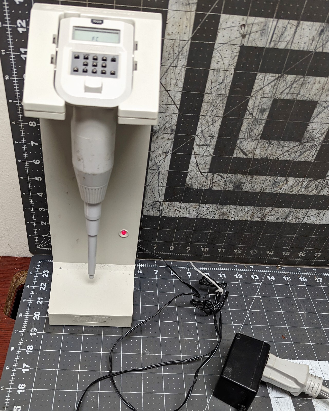 Rainin1000ul EDP Electronic  Digital Pipette With Rapid Charge Stand [RSOF#2