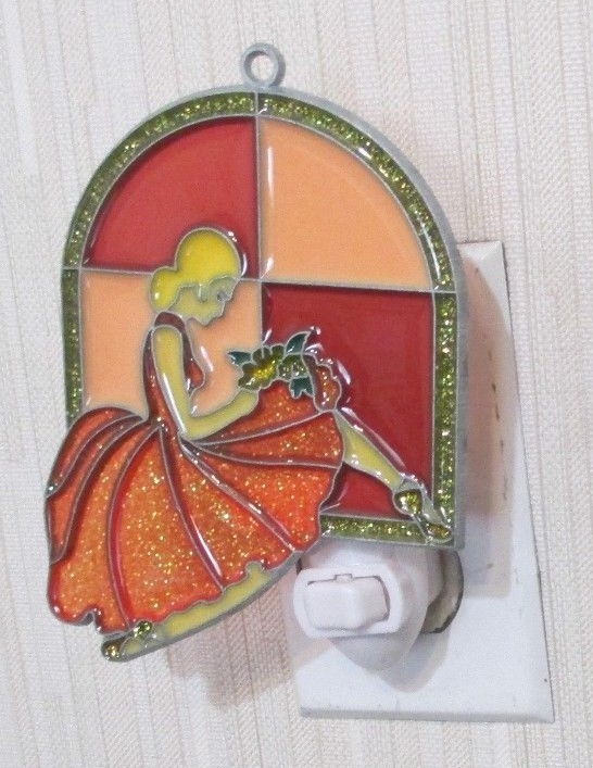 LIGHT & DARK PINK BALLERINA NIGHTLIGHT (BALLET RECITAL GIFT SUNCATCHER LIGHT)