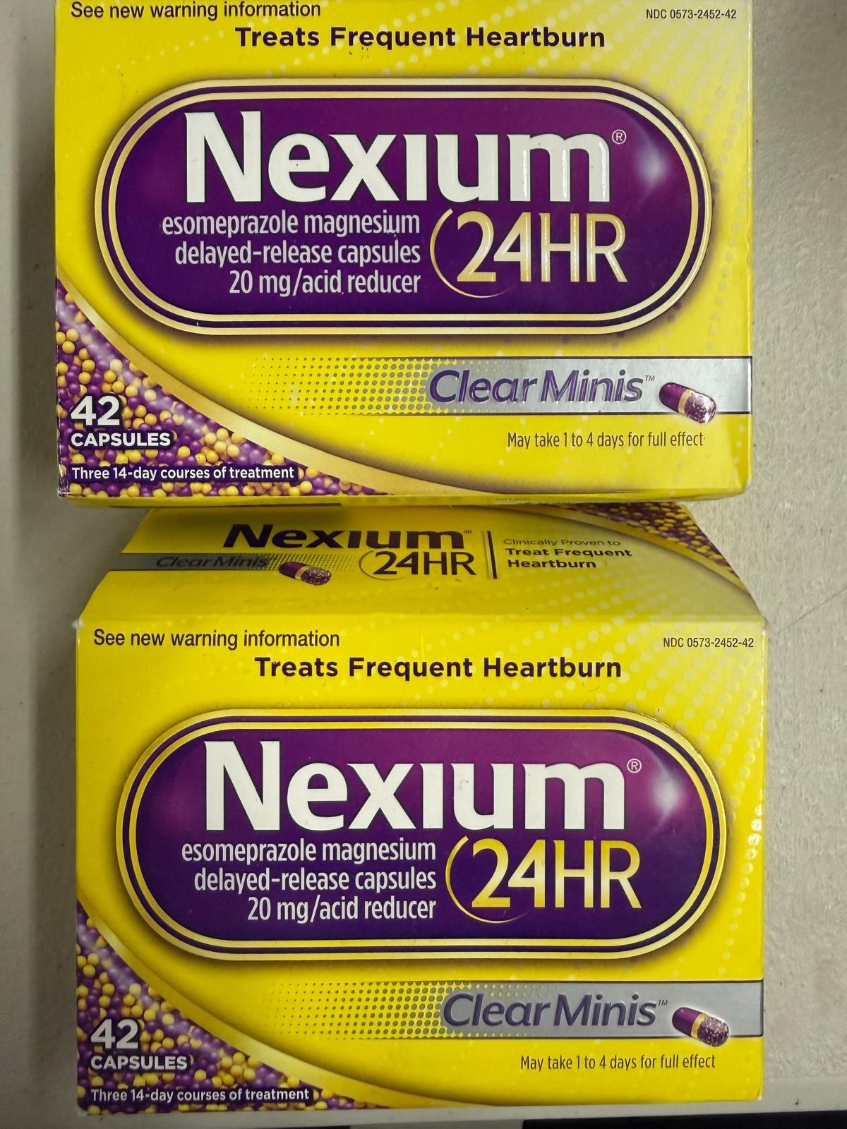 2 Nexium 24HR Treats Frequent Heartburn Clear Minis 42x2=84Ct Exp 1/27 IMPERFECT