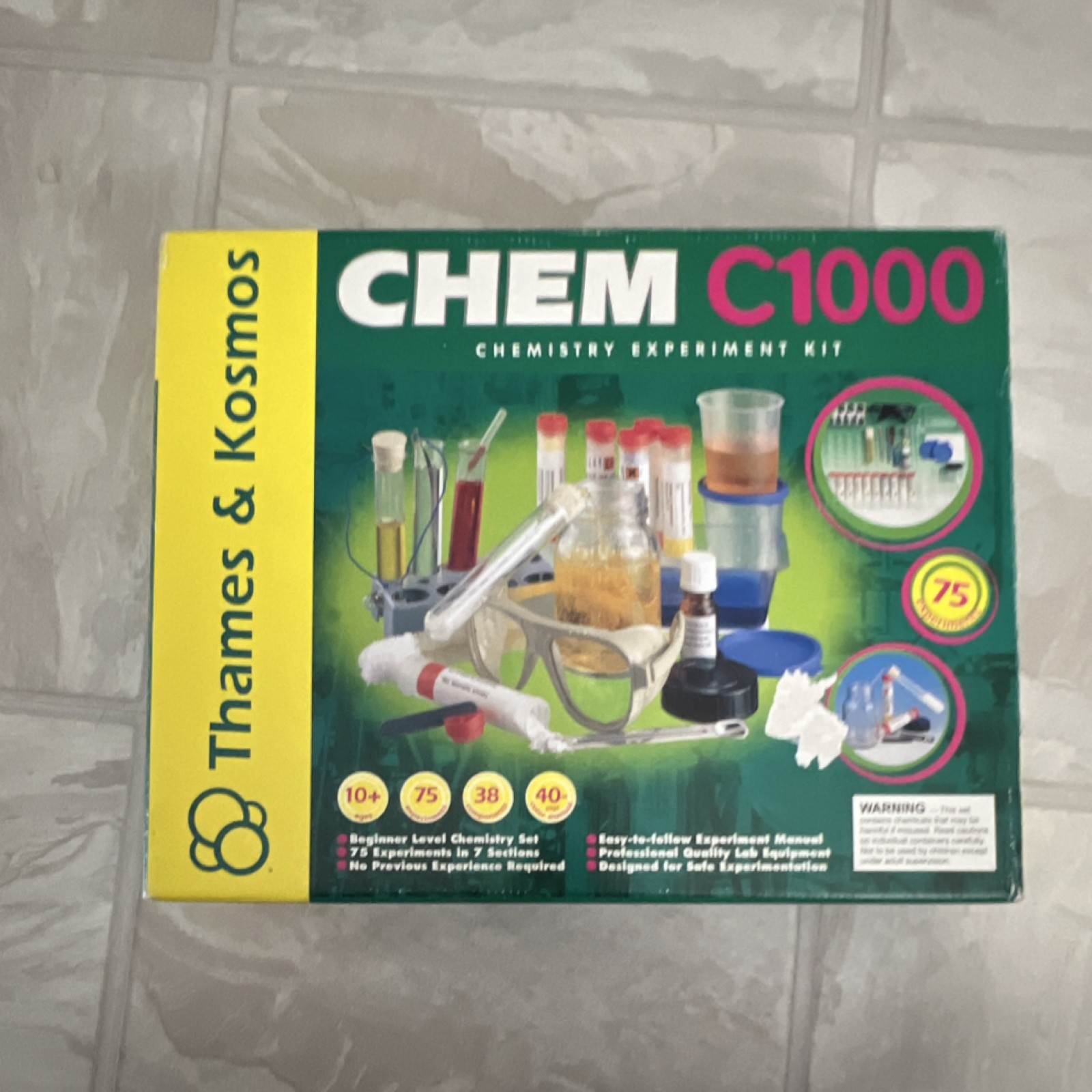 Thames & Kosmos CHEM C1000 Chemistry Experiment Kit with Manuals & Components