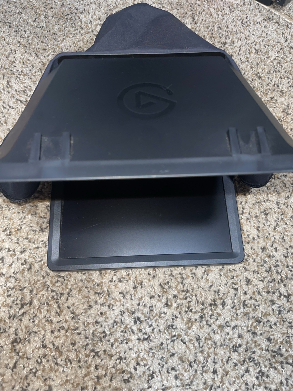 Elgato Prompter -All-in-One with Built-in-Screen