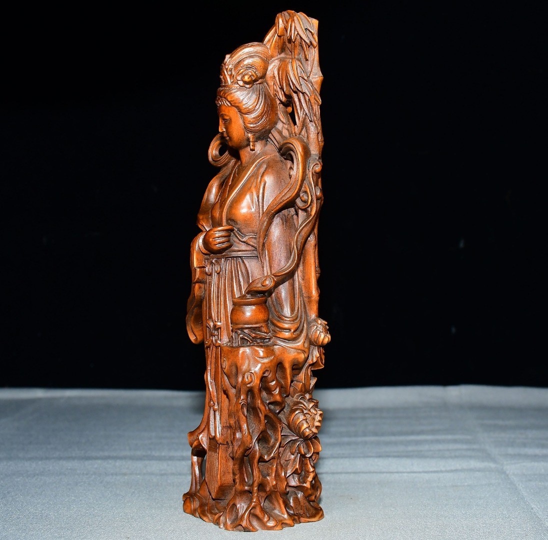 Exquisite Small Leaf Boxwood Beauty Ornament