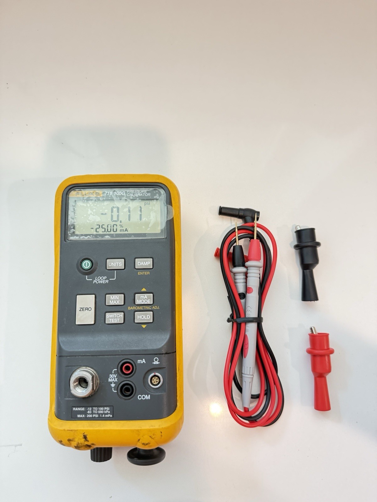 FLUKE 718-100G PRESSURE CALIBRATOR W/LEADS & CLIPS - SHIPS FAST