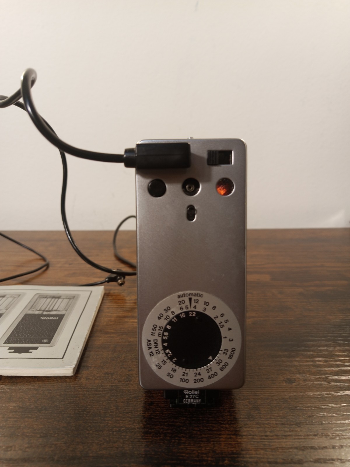 Rollie E27c Flash Unit Made In Germany Vintage Hot-shoe Mounted Elect. Compact