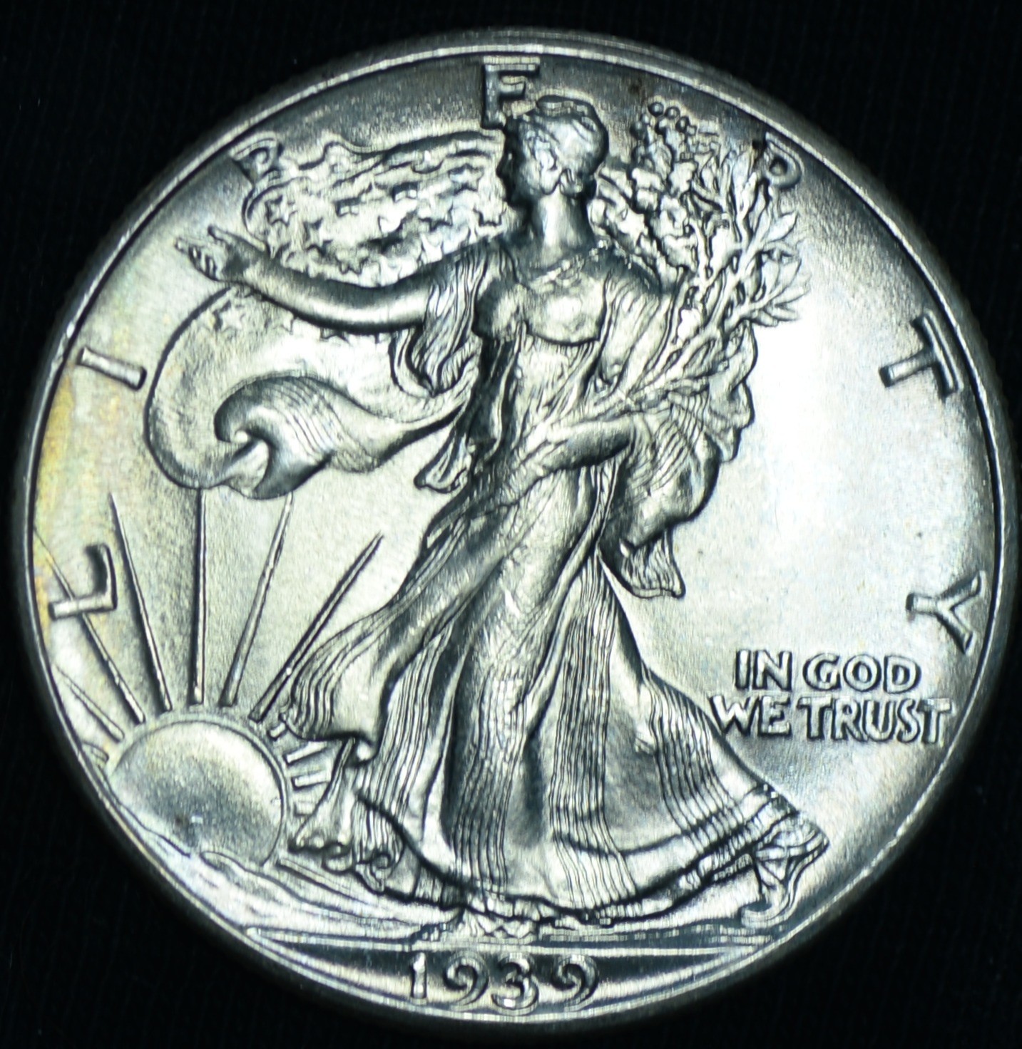 1939 50C Walking Liberty Half Dollar BU ~ 26388