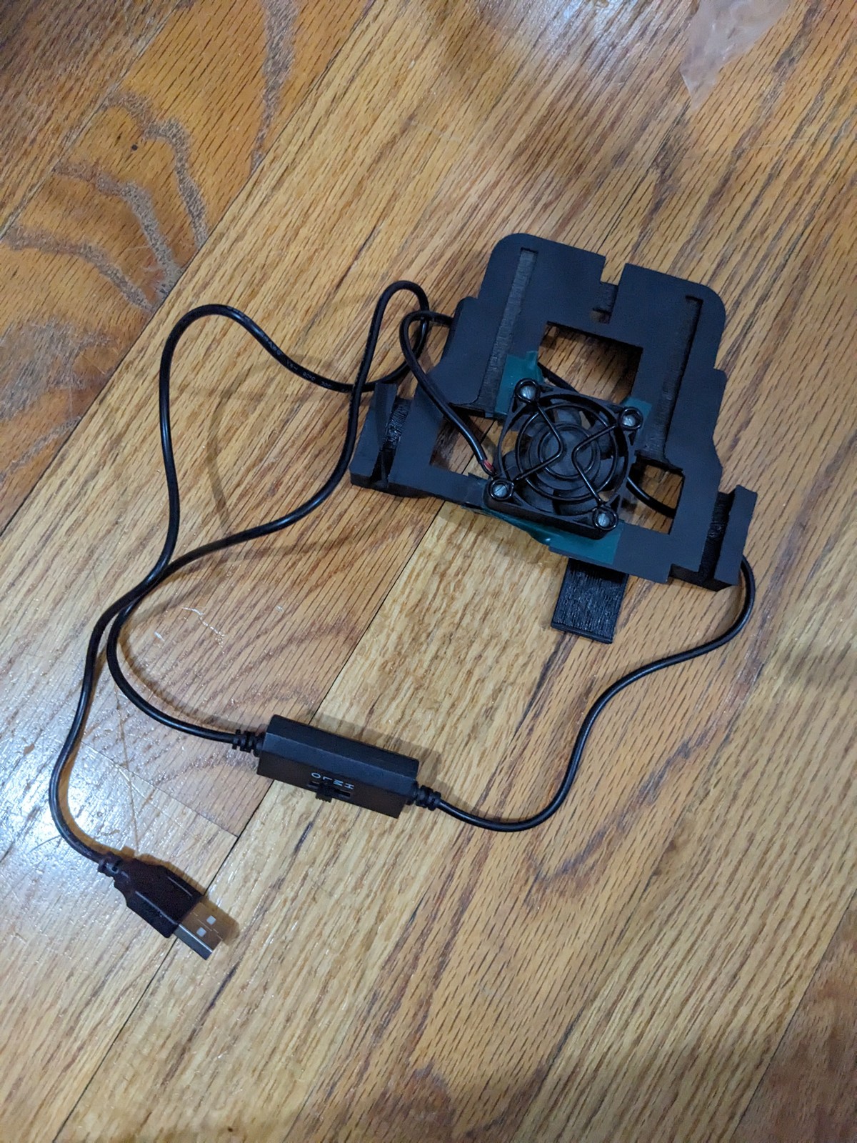 HTC VIVE Wireless Adapter Antenna Cooling Fan Mount USB Power Switch Mod