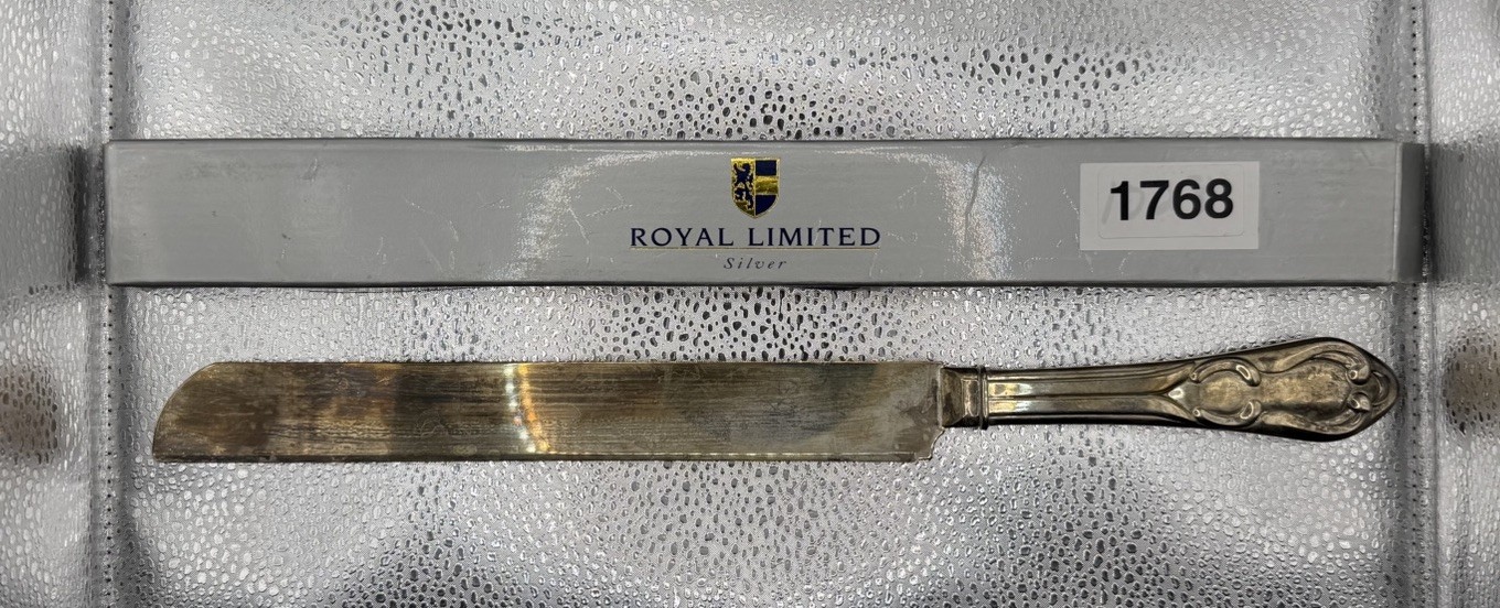 🔥Antique Royal Limited Made In England Silverplate Cake Knife🔥