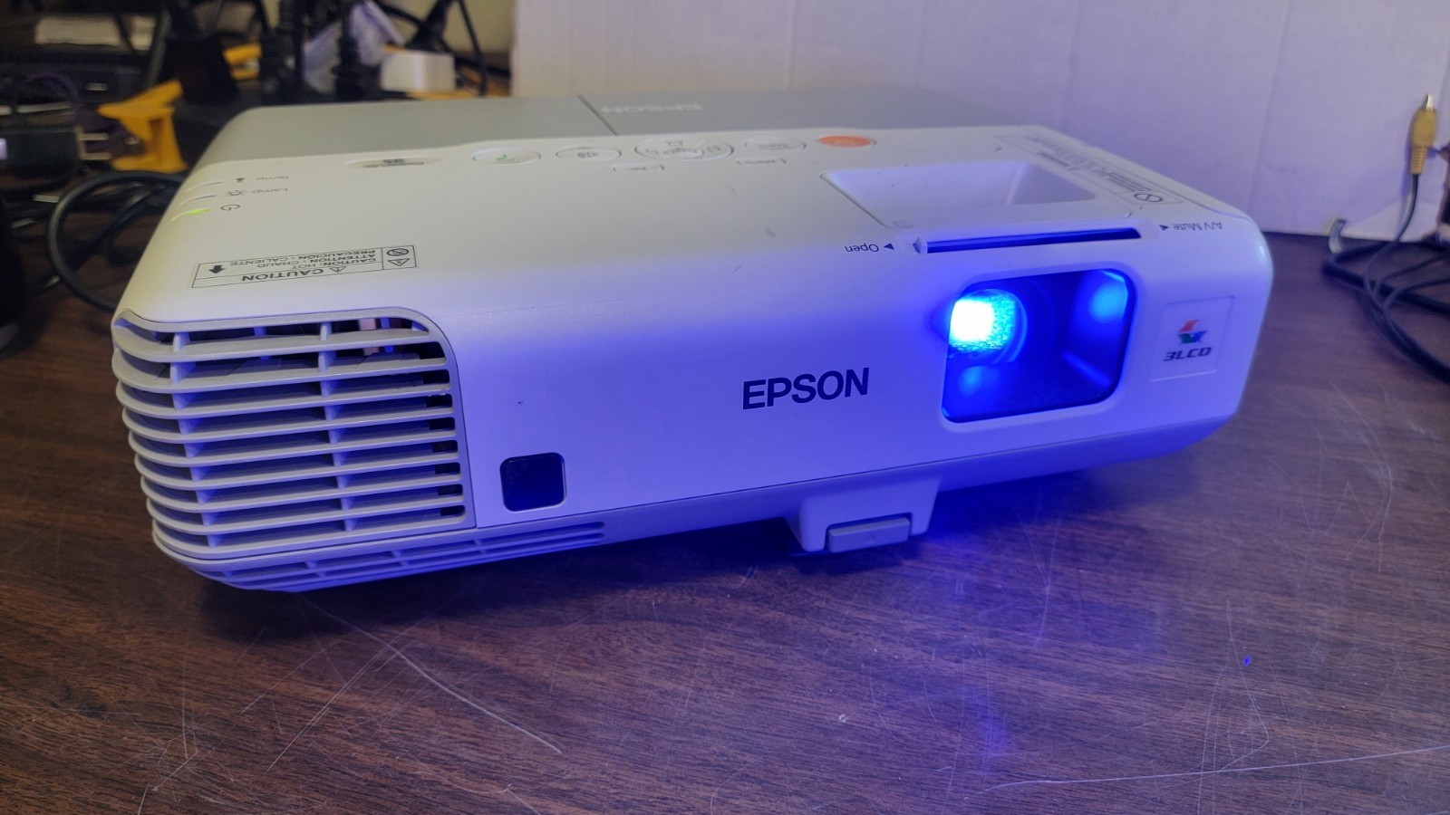 Epson PowerLite 95 LCD Projector H383A 291 Lamp Hours
