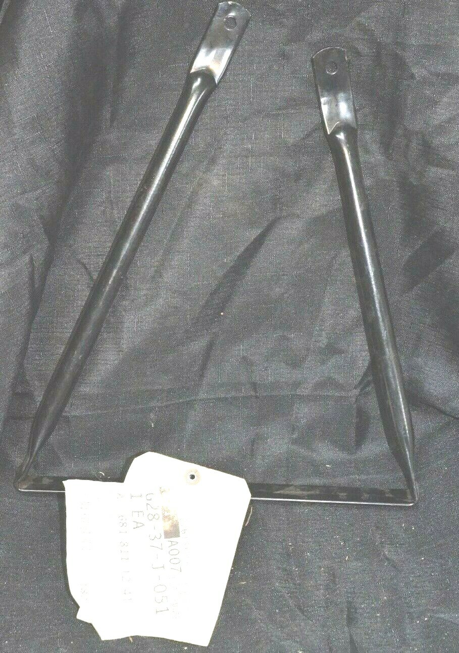 Freightliner Truck Mirror Bracket Upper LH Driver Side Door Black 6818111241
