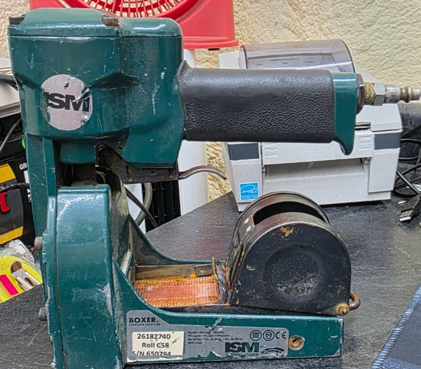 ISM PNEUMATIC BOX STAPLER C58