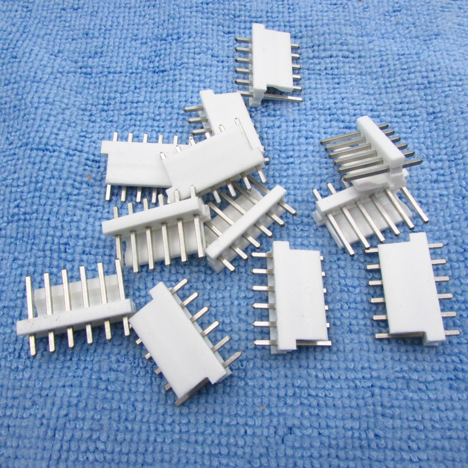 QTY 12 MTA Electrical Connector Header Through Hole 6 Position Part # 644752-6