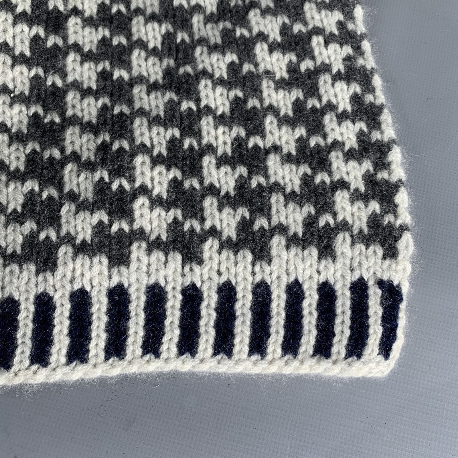 BLACK FLEECE White Charcoal Abstract Cashmere Scarf