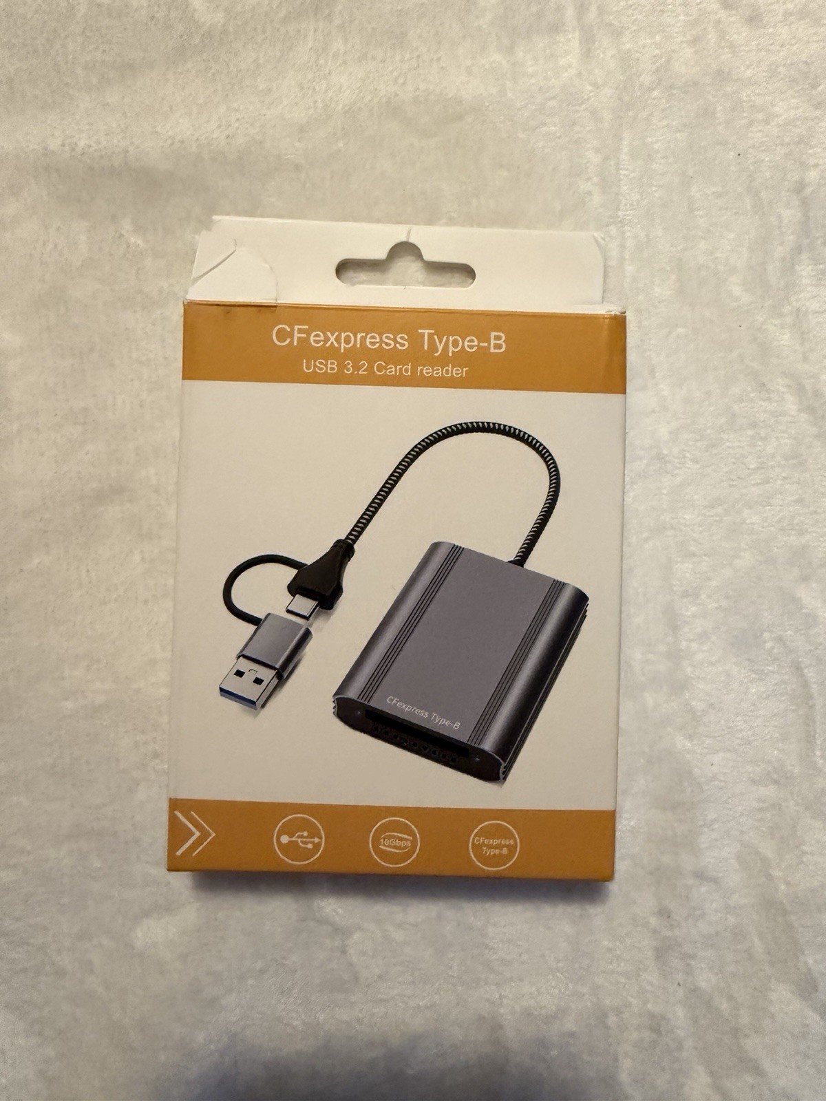 CFexpress Type B Card Reader with USB 3.2 Gen 2 10Gbps & USB-C/USB-A 2-in-1 T...