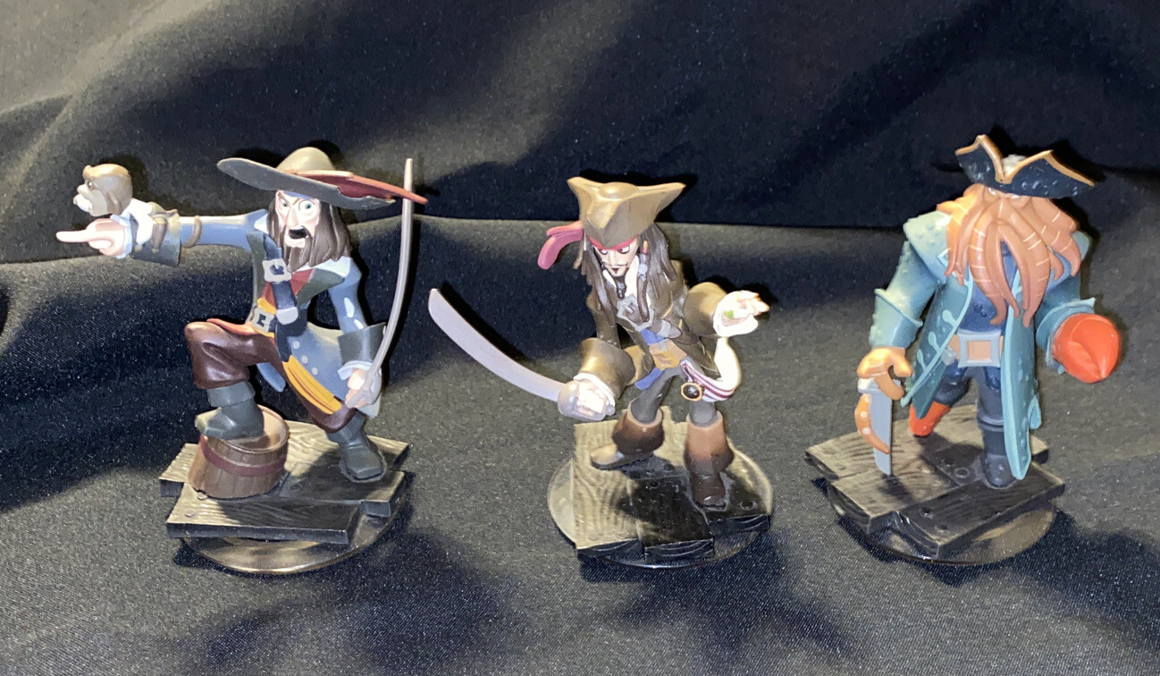 Disney infinity captain Hook and jack sparrow figures