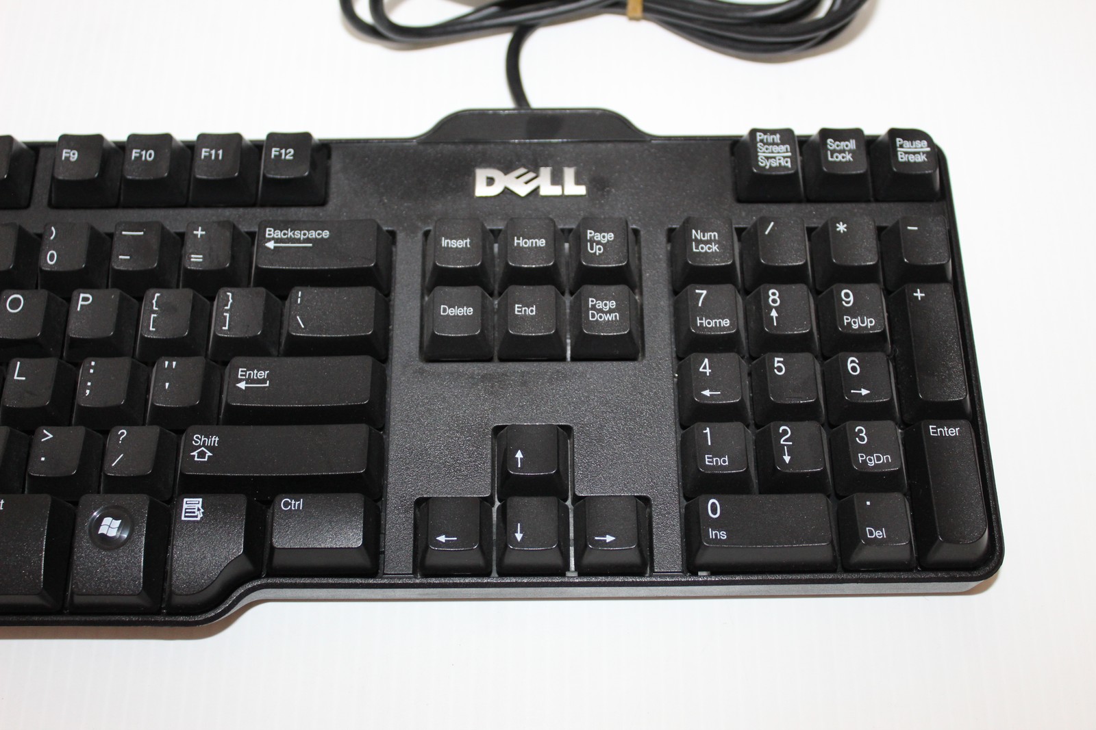 Dell KB113B Wired USB Keyboard Black Full-Size QWERTY with Numeric Keypad