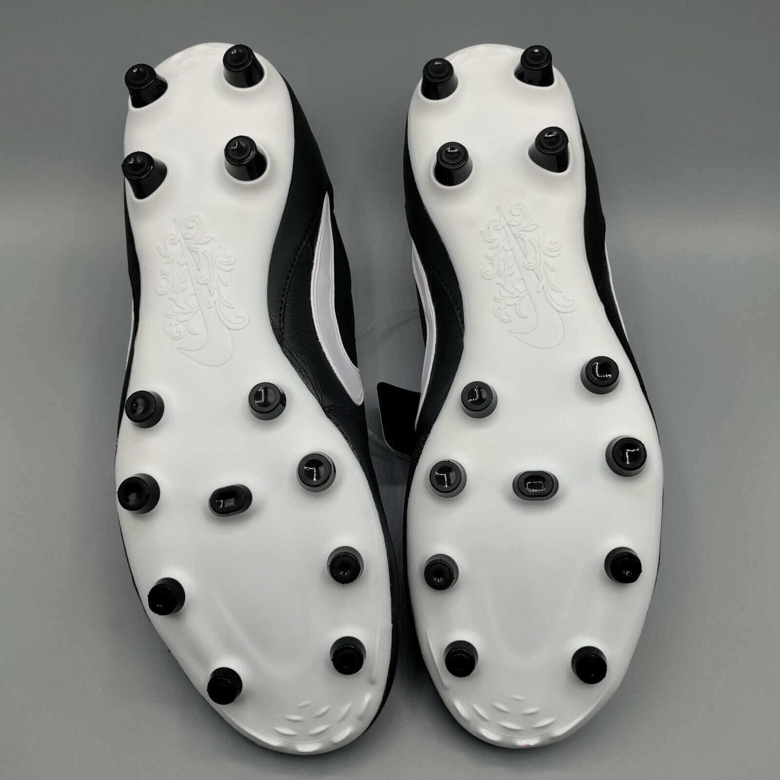 Nike Premier III FG Soccer Cleats Black/White Leather AT5889-010 Men's Size 5.5