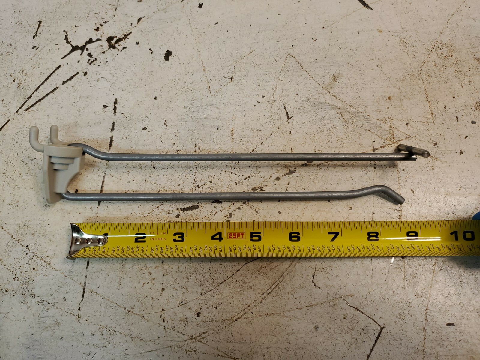 Lot of 113 8" Commercial Retail Heavy Duty Pegboard Peg Hooks H3