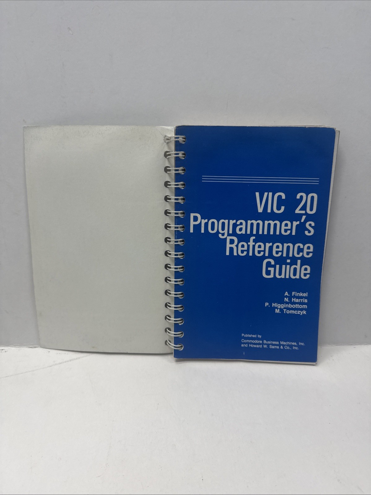 VIC-20 Programmer's Reference Guide Commodore Spiral Bound Vic20 Schematic